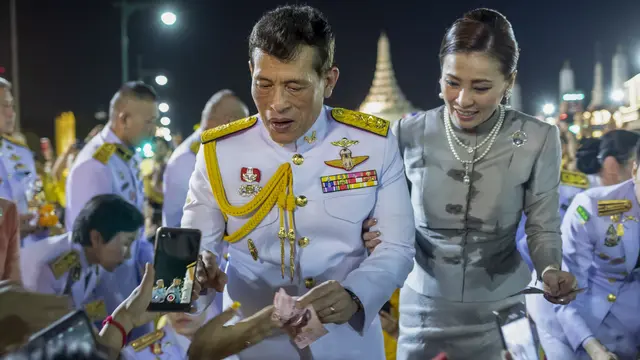 pendemo_thailand_targetkan_kekayaan_kerajaan