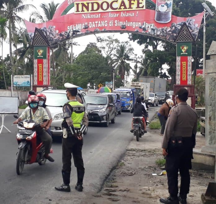 penjagaan_di_perbatasan_kota_siantar_makin_ketat_tak_pakai_masker_disuruh_balik_kanan