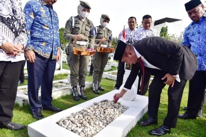 peringatan_hut_korpri_dan_pgri_edy_rahmayadi_dorong_pns_dan_guru_tingkatkan_layanan