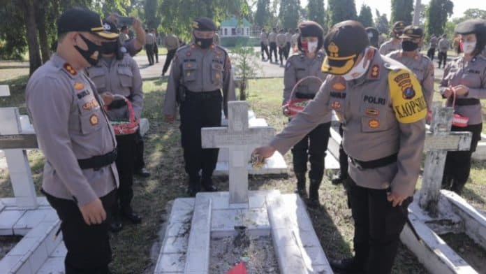 peringati_hari_bhayangkara_ke_74_polres_siantar_simalungun_ziarah_ke_tmp