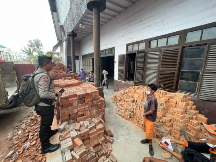polda_sumut_kirim_bantuan_bahan_material_ke_korban_gempa_taput