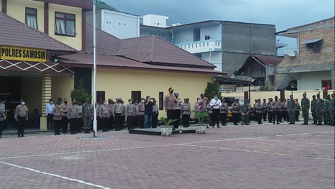 polres_samosir_gelar_apel_persiapan_pengamanan_pilkada