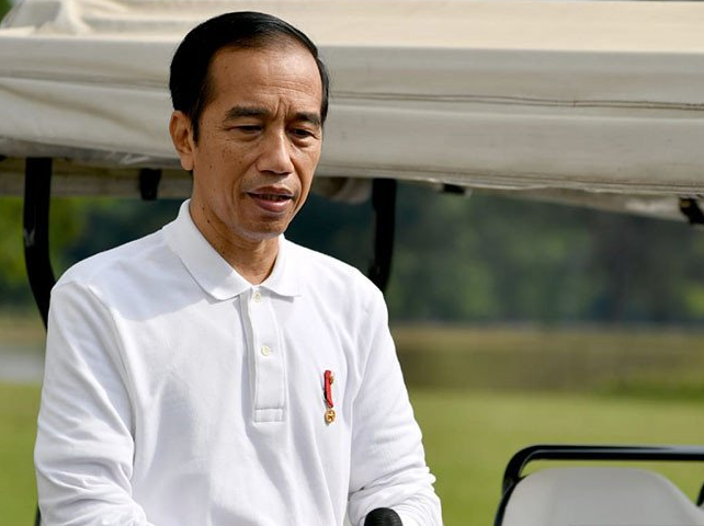 presiden_perintahkan_panglima_tni_dan_kapolri_awasi_warga
