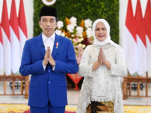 presiden_ri_joko_widodo_dan_ibu_negara_ucapkan_selamat_idul_fitri