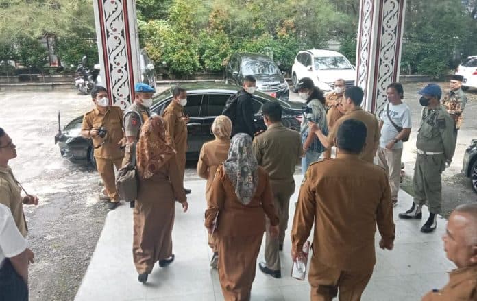 rapat_paripurna_rapbd_siantar_2023_diskors_dprd_wali_kota_balik_kanan