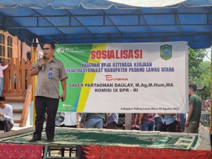 ratusan_warga_paluta_sambut_sosialisasi_jamsostek