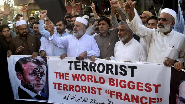 ribuan_warga_pakistan_turun_ke_jalan_protes_prancis