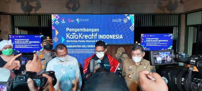 sandiaga_uno_97_lapangan_kerja_masyarakat_ada_di_ekonomi_kreatif