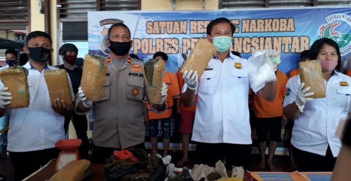 satnarkoba_siantar_amankan_7_tersangka_dan_78_kg_ganja_serta_12_kg_sabu