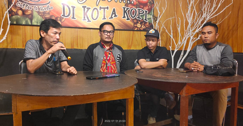 sebut_wartawan_seperti_tukang_sampah_kepala_kcp_pt_pos_sidikalang_dicopot