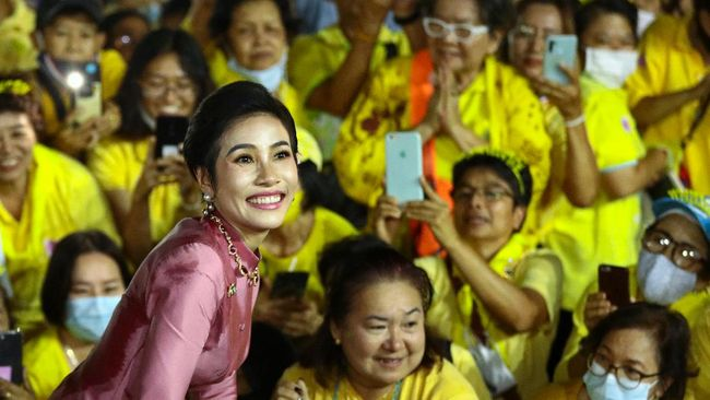 selir_raja_thailand_terancam_digulingkan_lagi
