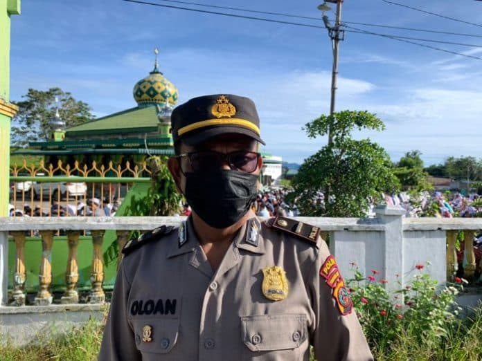 sholat_id_di_sidamanik_berjalan_lancar_dan_kondusif