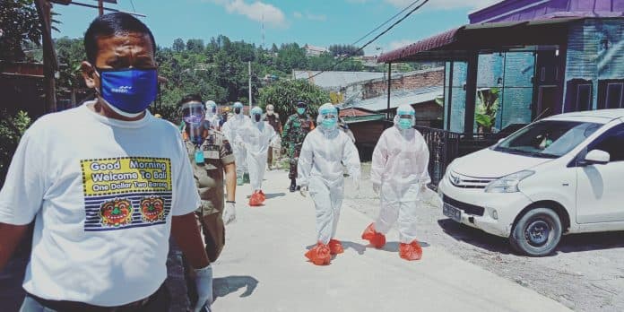 simalungun_zona_merah_pasien_covid_19_warga_parapat_dijemput_paksa