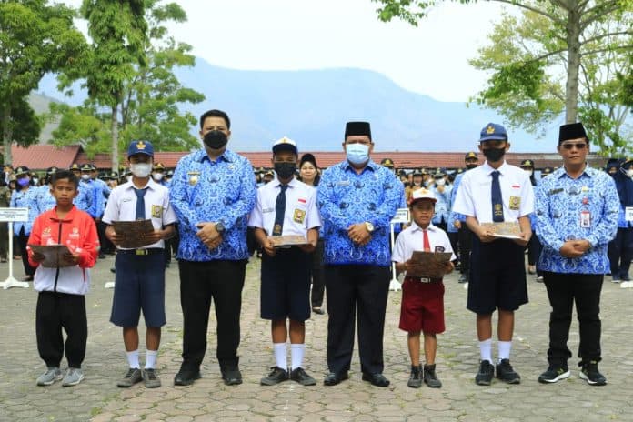 surat_untuk_kapolri_hantarkan_siswa_smp_samosir_jadi_juara
