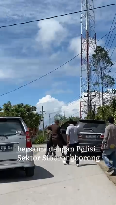 terkait_add_2019_cabjari_siborongborong_jemput_paksa_oknum_kades_siaro