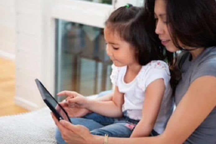 tips_agar_anak_tak_berlebihan_gunakan_internet_saat_psbb