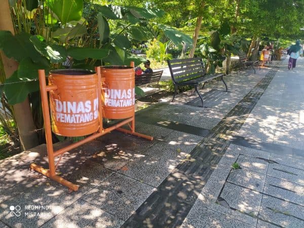 tong_sampah_sudah_tersedia_kembali_di_lapangan_merdeka_siantar