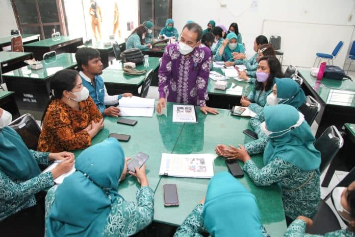 tp_pkk_sumut_supervisi_tertib_administrasi_pkk_kelurahan_di_siantar