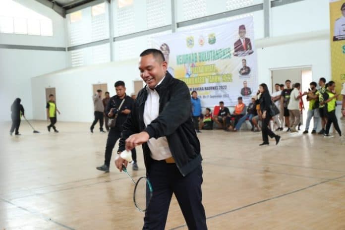 turnamen_bulutangkis_piala_bupati_pakpak_bharat_resmi_dibuka