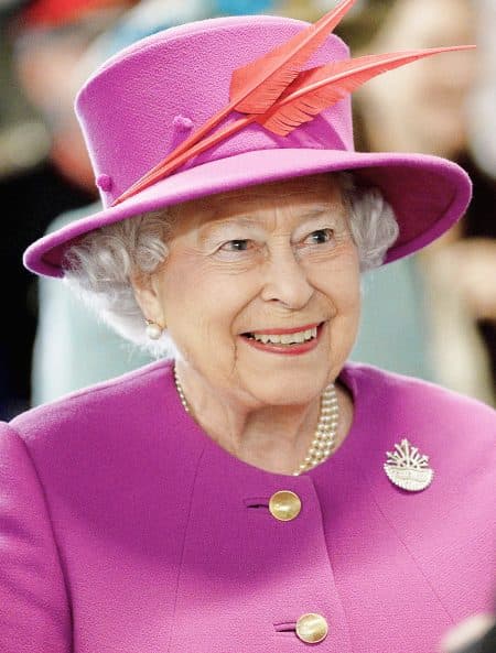 usia_95_tahun_ratu_elizabeth_ii_masih_rutin_tenggak_alkohol