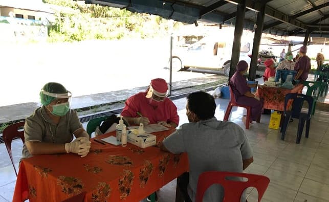 vaksinasi_di_pintupohan_meranti_toba_sasar_627_lansia_dan_151_guru