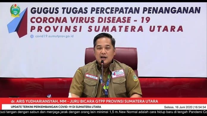 warga_sumut_lupa_terapkan_physical_distancing_kasus_positif_covid_19_sudah_1115_kasus