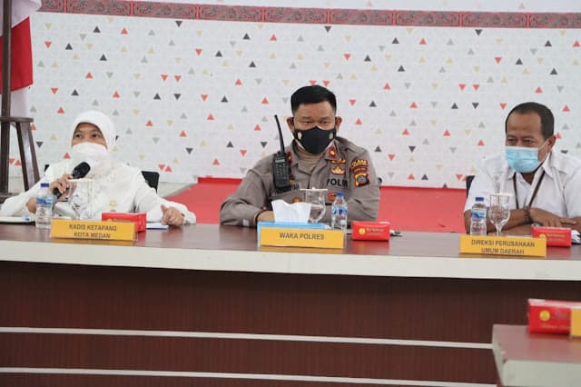 waspada_kelangkaan_minyak_goreng_di_belawan