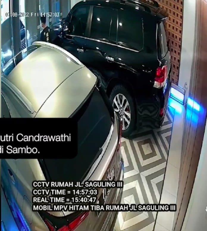 wow_intip_kemewahan_dan_harga_mobil_yang_terparkir_di_garasi_rumah_ferdy_sambo