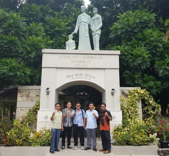 yehezkiel_dan_yohanes_raih_beasiswa_indonesia_maju_untuk_kuliah_ke_luar_negeri